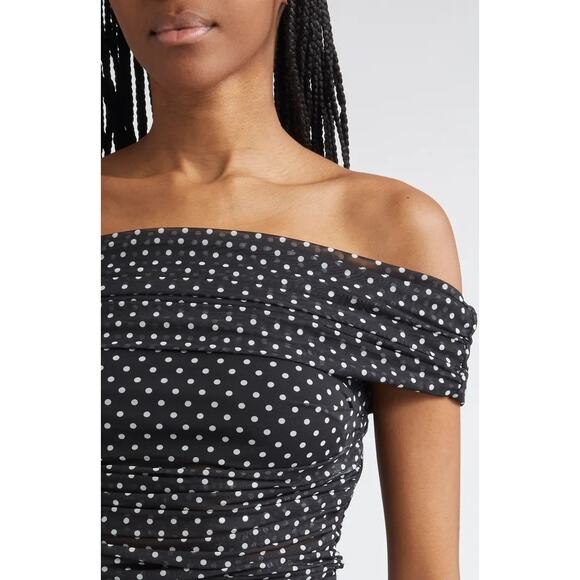 ALICE + OLIVIA Isadola Off-the-Shoulder Top - Picture 4 of 13